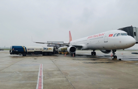 SKYPEC MIỀN BẮC HOÀN THÀNH XUẤT SẮC NHIỆM VỤ TRA NẠP CHO CHUYẾN BAY THƯƠNG MẠI ĐẦU TIÊN CỦA SUN PHUQUOC AIRWAYS